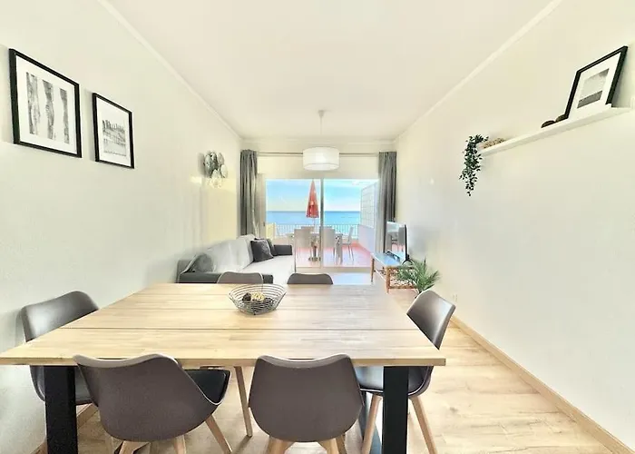 Apartment Sea Front 180º View With Ac And Wifi Quarteira