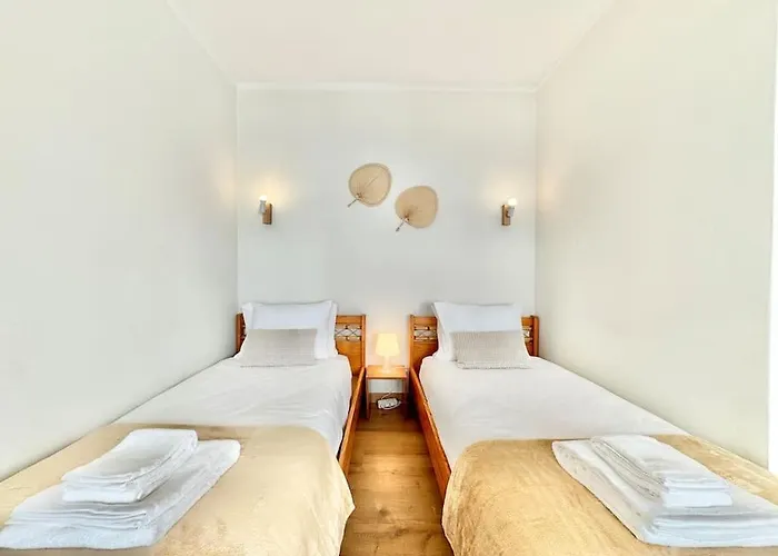 Sea Front 180º View With Ac And Wifi * Quarteira