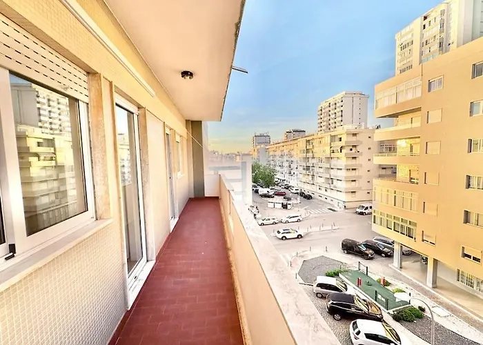 Appartement Sea Front 180º View With Ac And Wifi Quarteira